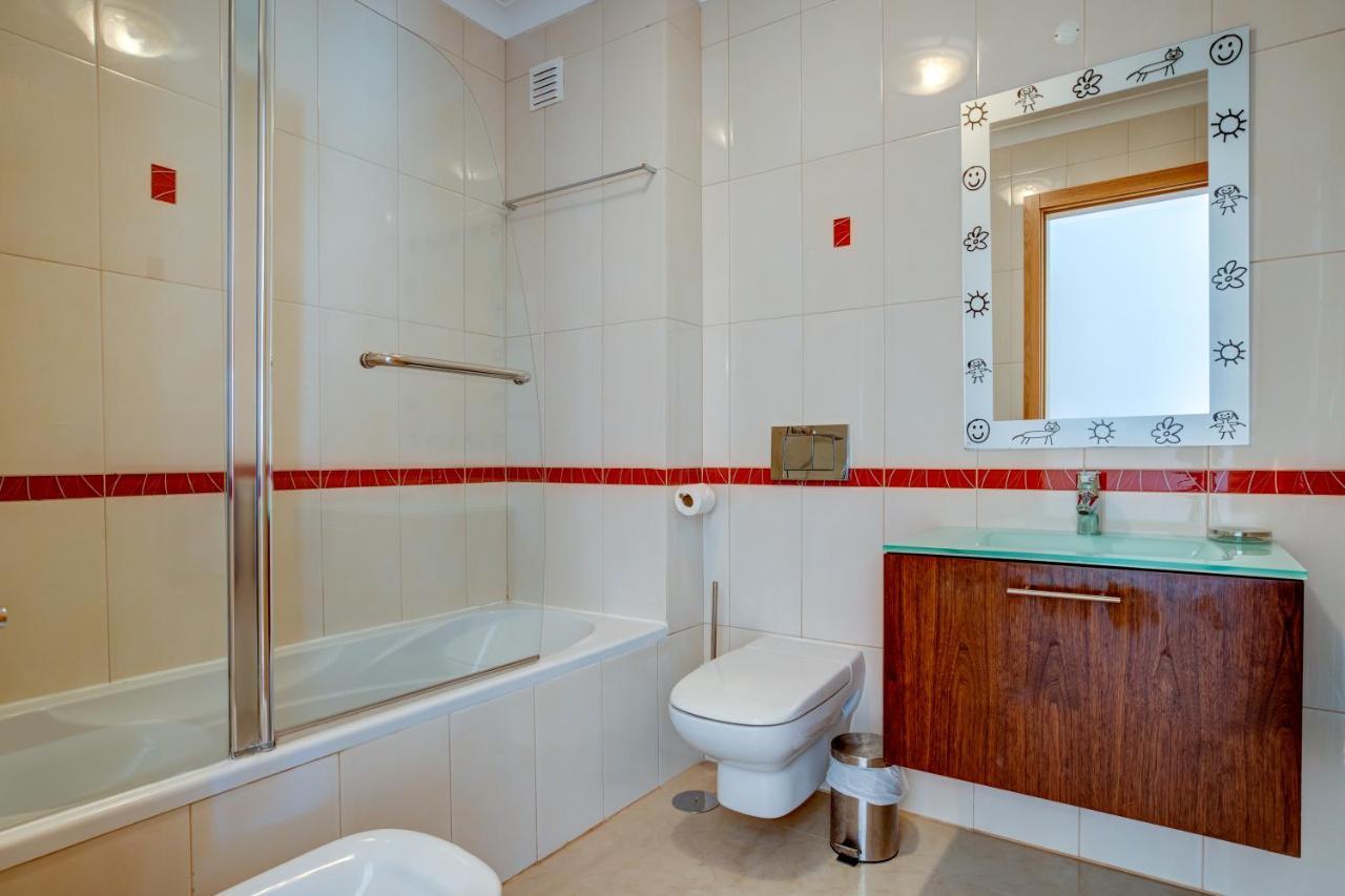 Two Bedroom Apartment With Rooftop Pool In Alvor Zewnętrze zdjęcie